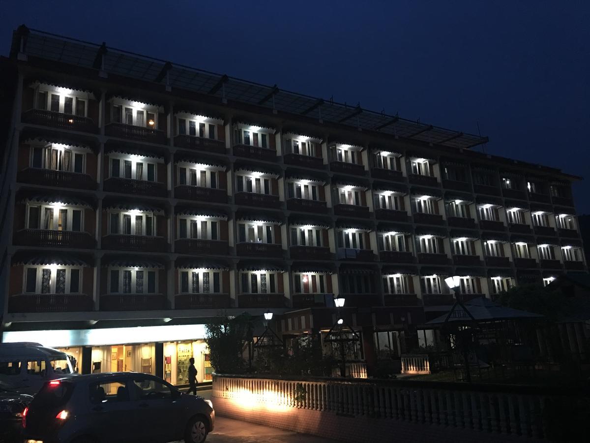 Shah Abbas Hotel At Dal Lake Srīnagar Exteriér fotografie