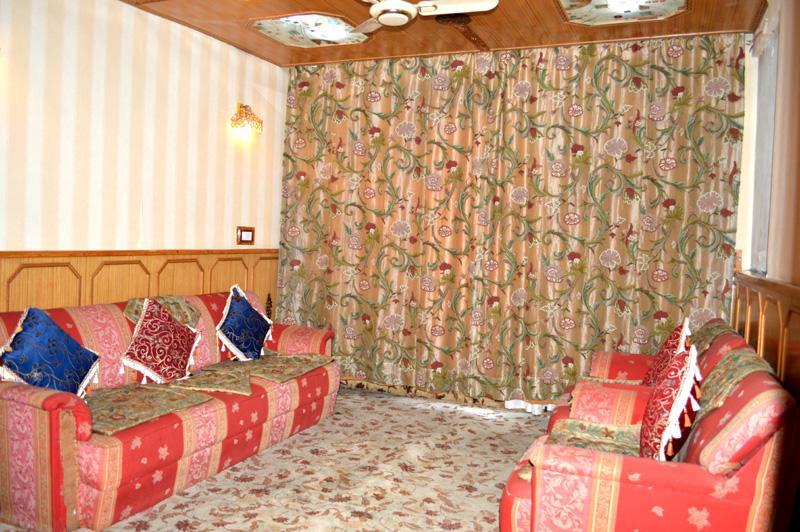 Shah Abbas Hotel At Dal Lake Srīnagar Exteriér fotografie